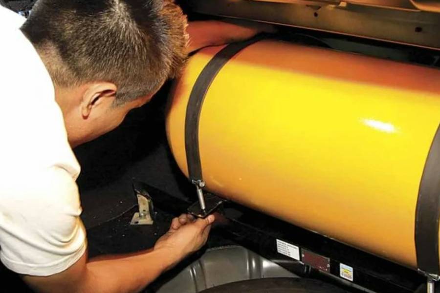 El aumento de la nafta desata un boom de conversiones al GNC