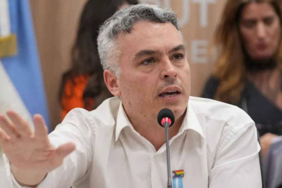 Cafiero y Paulón exigieron que la comisión de Relaciones Exteriores se pronuncie en contra de la guerra