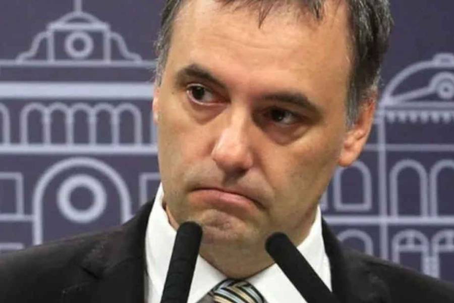 Manuel Adorni puso en venta un departamento en La Plata en medio de una investigación judicial