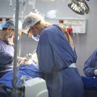 Realizan la primera intervención hepática de alta gama en un hospital público de Córdoba