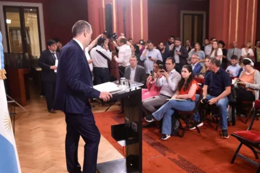 Enérgico repudio de FOPEA a la prohibición del ingreso a Casa Rosada de periodistas acreditados