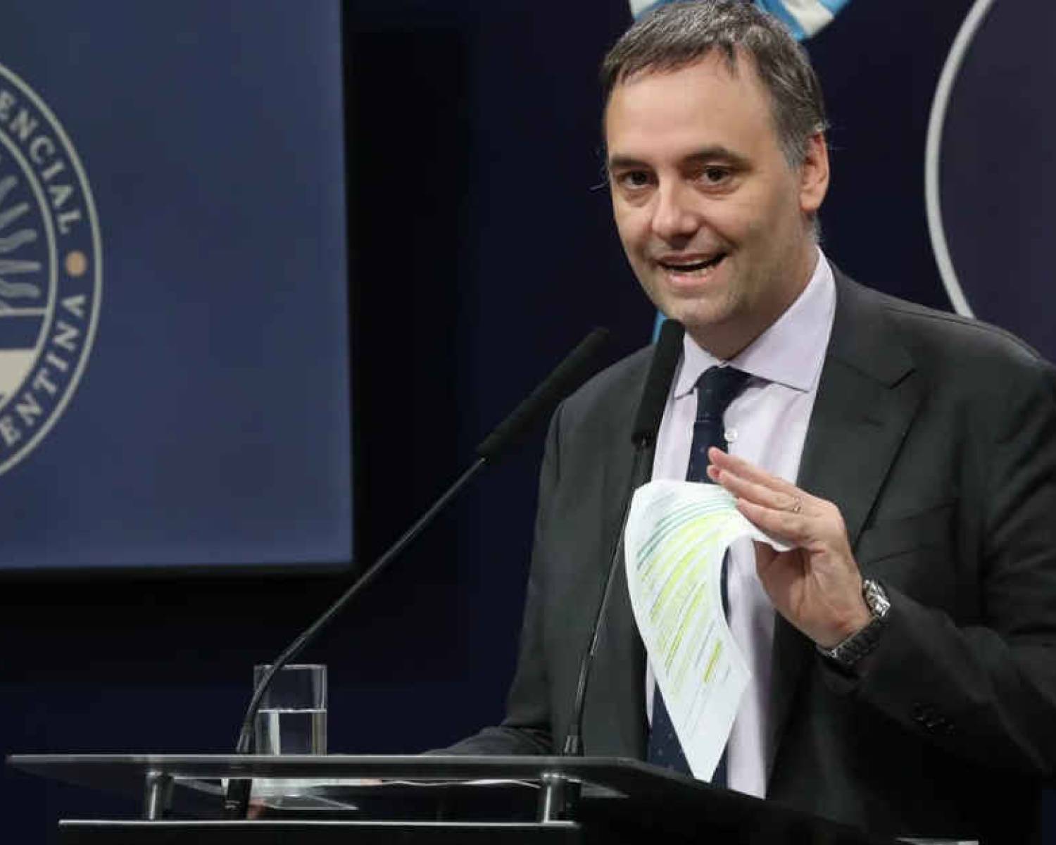 La Justicia archivó una de las causas contra Adorni y el Gobierno lo celebró en redes