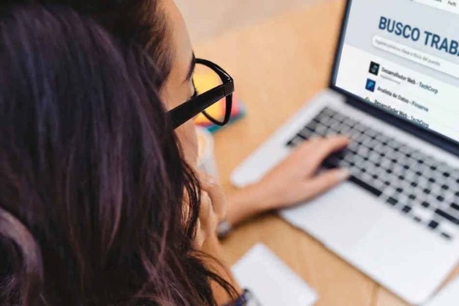 Sostener el nivel de vida: 4 de cada 10 argentinos buscan un segundo trabajo