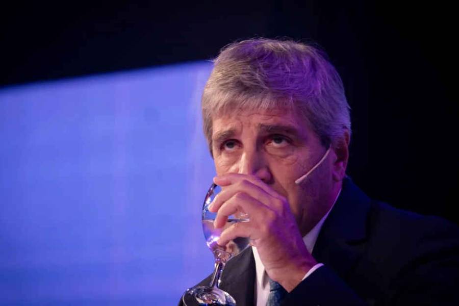 Caputo anunció una nueva inversión con el RIGI por más de US$10.000 millones