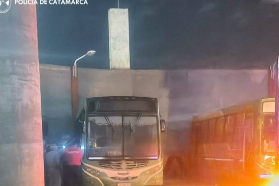 Colectivo se prendió fuego