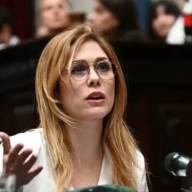 Denunciaron a Lilia por difundir las fotos eróticas junto a su ex