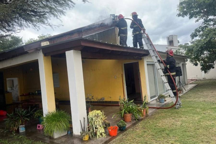 Se prendió fuego una casa en La Chacarita