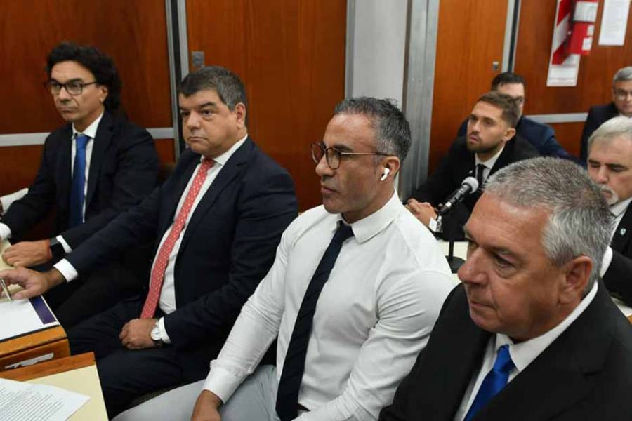 Caso Maradona: Luque declararía por séptima vez y será el turno de tres médicos de la Clínica Olivos