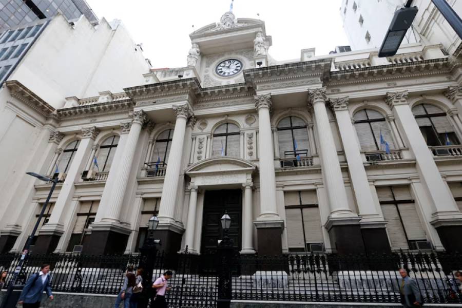 Inflación, actividad económica, cuentas fiscales y reservas: qué proyecciones hace el FMI para la Argentina