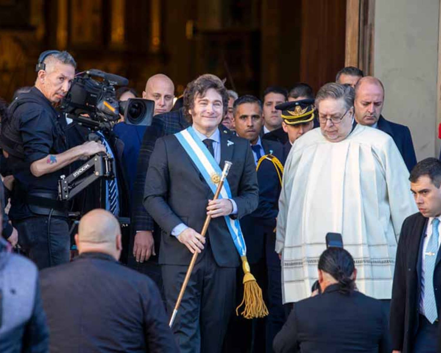 Javier Milei asiste al Tedeum y ensaya una foto de unidad, pese a que la interna no afloja