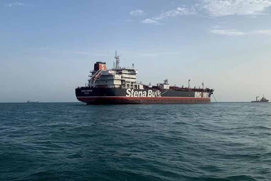 Fuerzas de los Estados Unidos atacaron sitios de lanzamiento de misiles y buques minadores de Irán