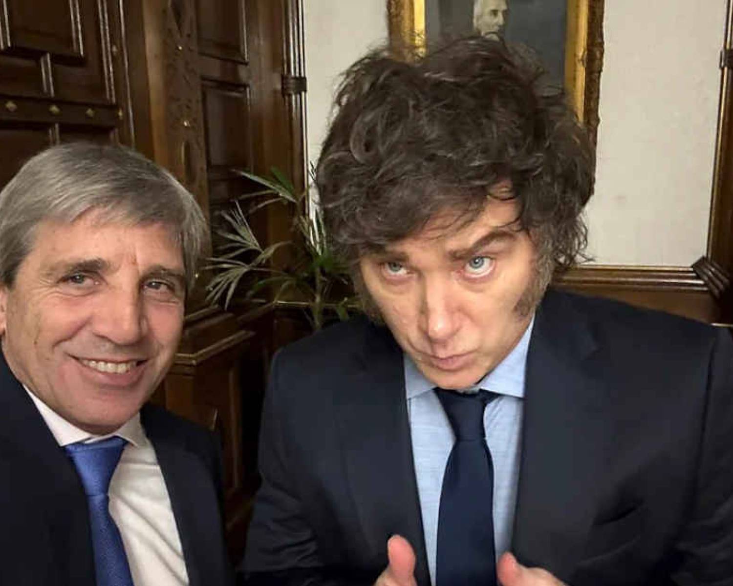 Contradicción entre Milei y Caputo por la pobreza: difieren en dos millones