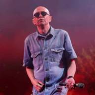 Miles de fanáticos esperan la confirmación para despedir al Indio Solari en la última misa ricotera