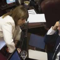 Para proteger a Manuel Adorni, Patricia Bullrich quiere levantar la sesión, pero Mayans afila los dientes