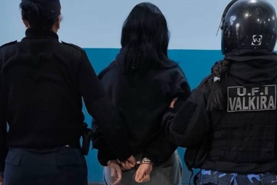 Agredió a su madre con una tijera y fue detenida