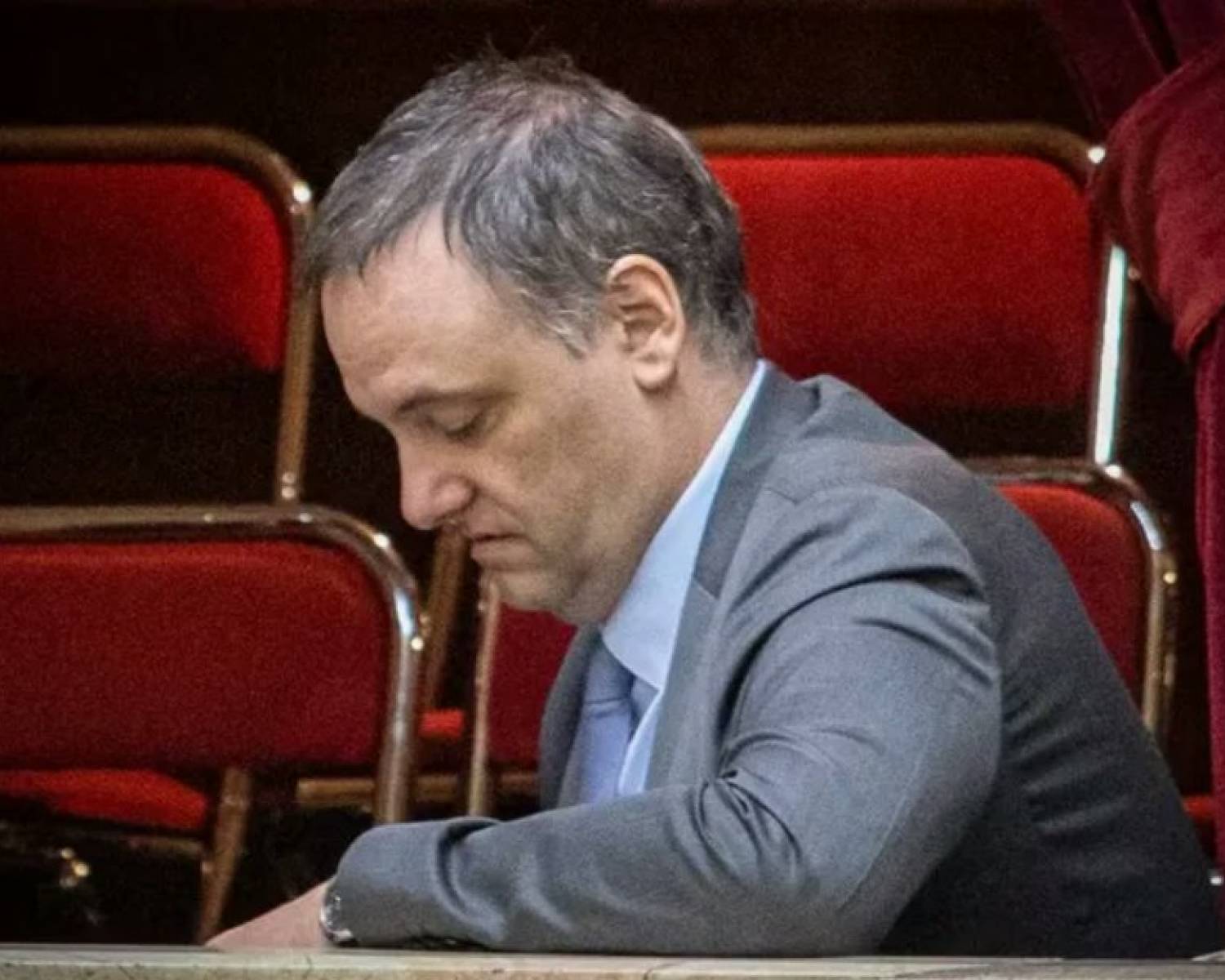 Caso Manuel Adorni: la Justicia restringió sus salidas al exterior por presunto enriquecimiento ilícito
