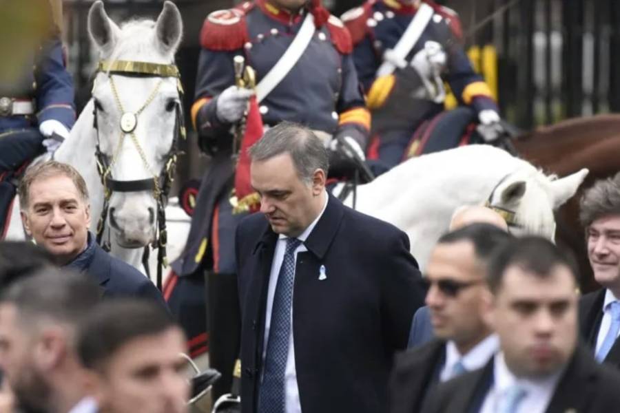 El Gobierno exilió a los asesores de Manuel Adorni de Casa Rosada y piensan en 