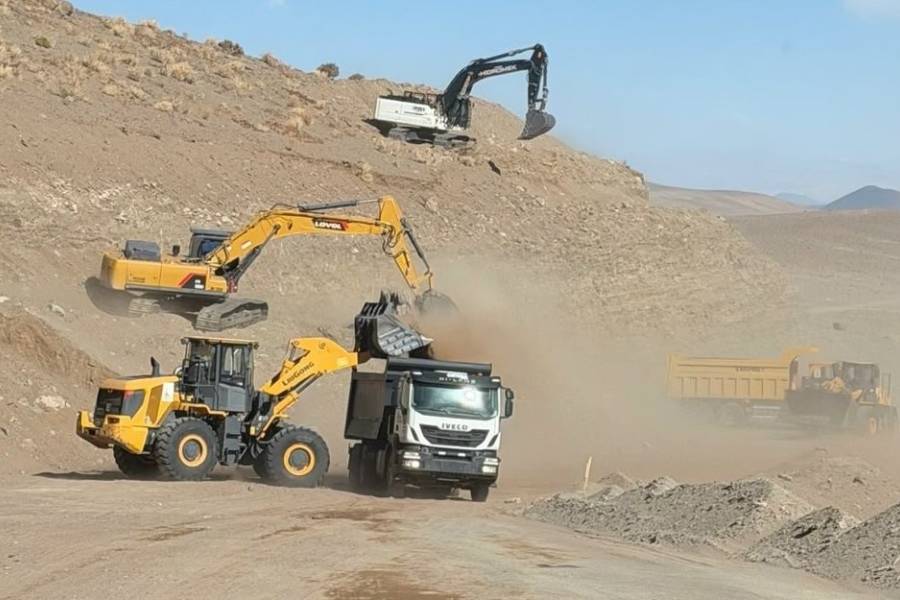 Trabajan en la pavimentación de una ruta fundamental para el desarrollo de la Puna