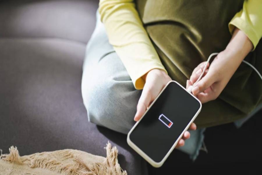 Usar el celular mientras carga: lo que revelan los estudios y las recomendaciones de expertos