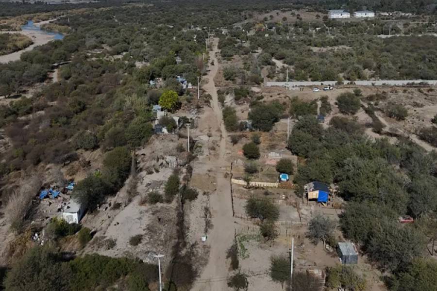 Peligro latente: advierten sobre construcciones sobre tuberías de agua de alta presión