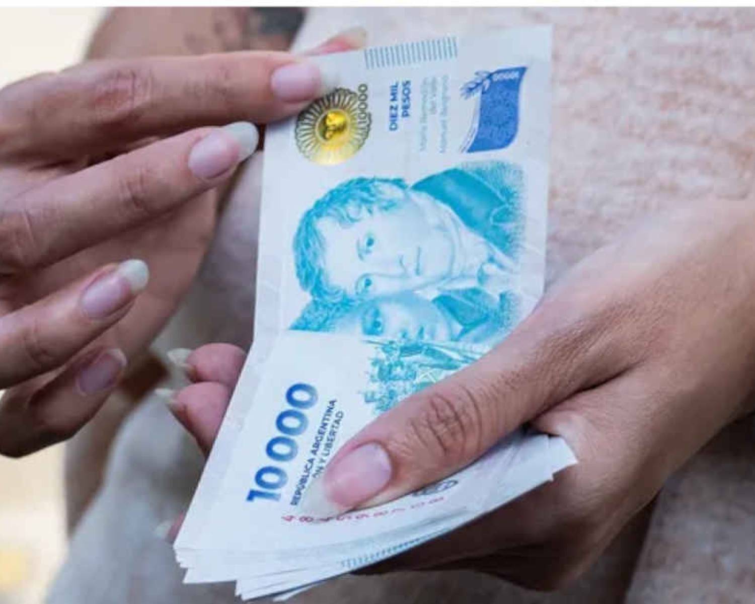 Para el Indec los salarios se recuperaron 2,2% en mayo, ganándole por unas décimas a la inflación