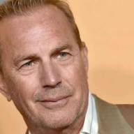 Creyó que tenía una relación con Kevin Costner y terminó estafada: perdió más de $3,6 millones y casi vende la casa