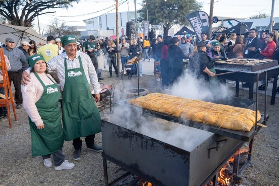 Un tamal de más de 20 kilos se robó las miradas en el Poncho
