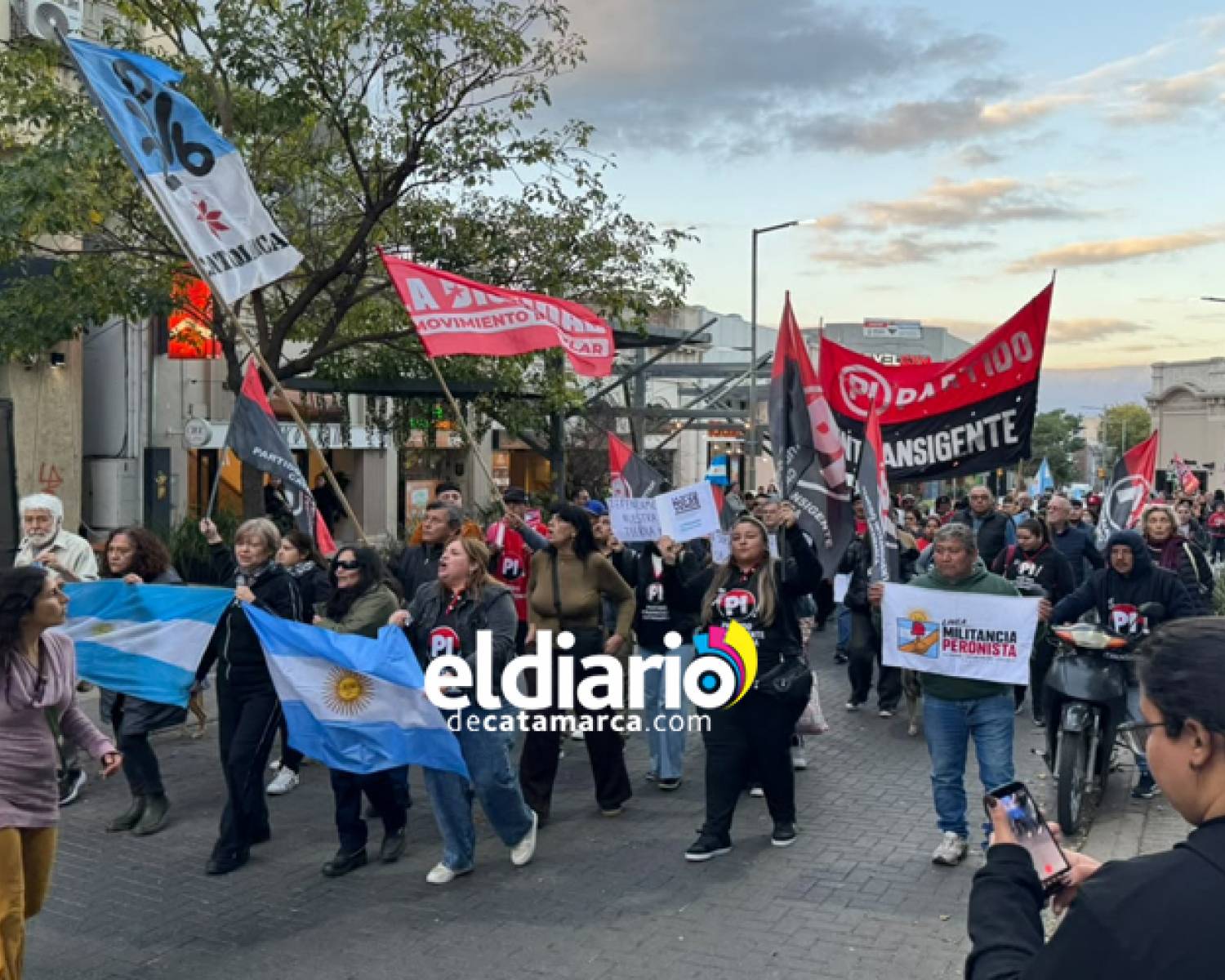 Catamarca marchó nacional en rechazo a la Ley de inviolabilidad de la propiedad privada