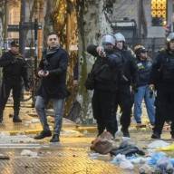 Represión en el Congreso: habló el fotógrafo que captó al comisario Gustavo Gauna en acción