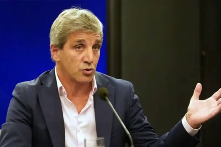 Luis Caputo anunció nuevas inversiones y volvió a culpar al kirchnerismo de la crisis actual