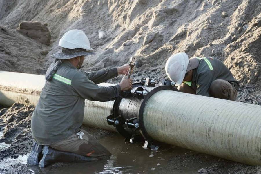Reparación de cañería de 400 mm deja a barrios de zona sur de la Capital sin agua
