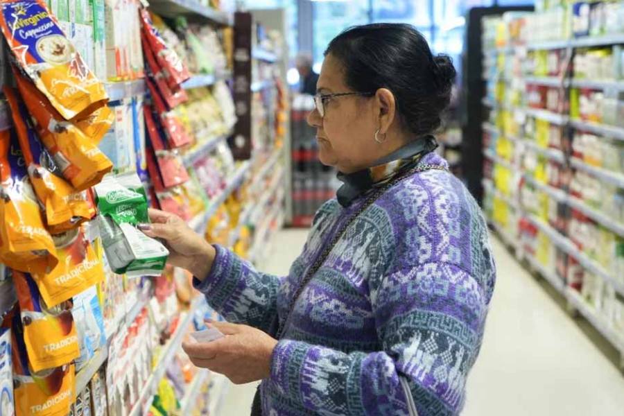 El alza en los alimentos amenaza con frenar la desaceleración de la inflación y volver a llevarla al 2%