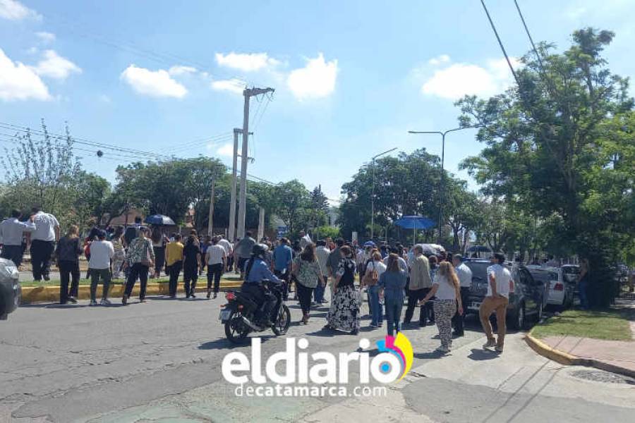 Empleados judiciales y magistrados volvieron a marchar a Casa de Gobierno